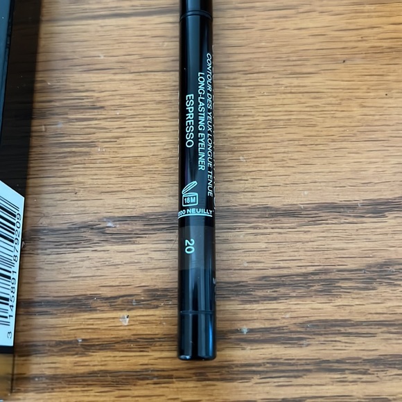Chanel stylo yeux waterproof long lasting eyeliner. - Picture 4 of 5